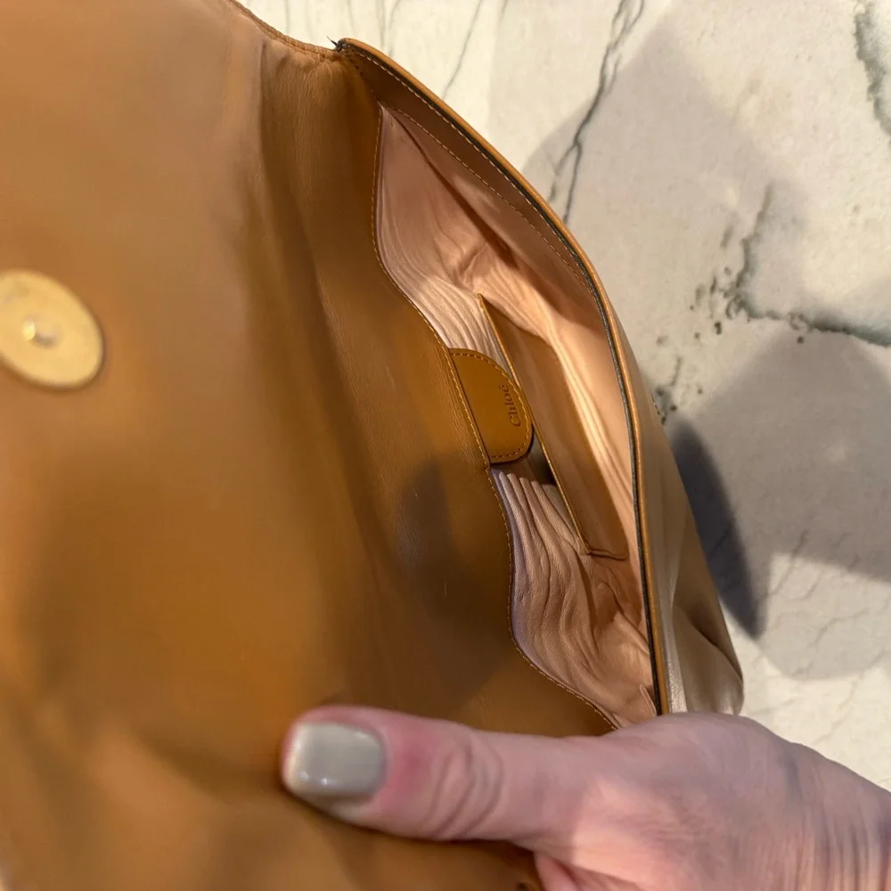 Authentic Chloé Tan Leather Bow Clutch Gold Hardware Flap Envelope Bag - Picture 11 of 14